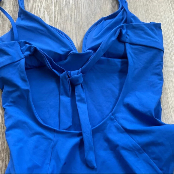 COPY - BECCA Color Code V-Wire One-Piece Swimsuit ultra marine blue womens large - Picture 9 of 11